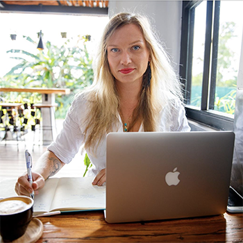 A photo of Digital nomad Anna who Founder of Digital Nomads Daily Nienke Nina interviewed for Digital nomad talks season 1