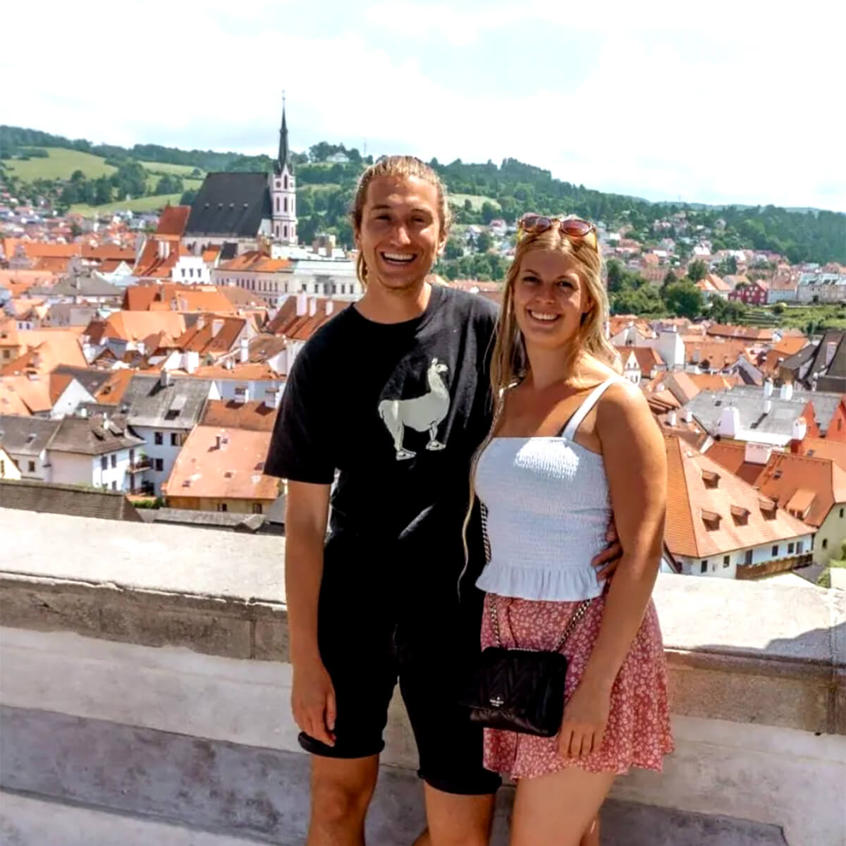 Featured image Digital Nomads Daily Podcast episode 65 How to Travel the World As A Digital Nomad Couple with Dom and Jo